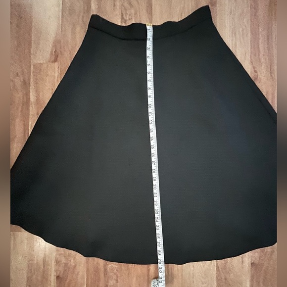 Banana Republic Textured Lined Black Flare A-Line Skirt Size 12 - Picture 3 of 7